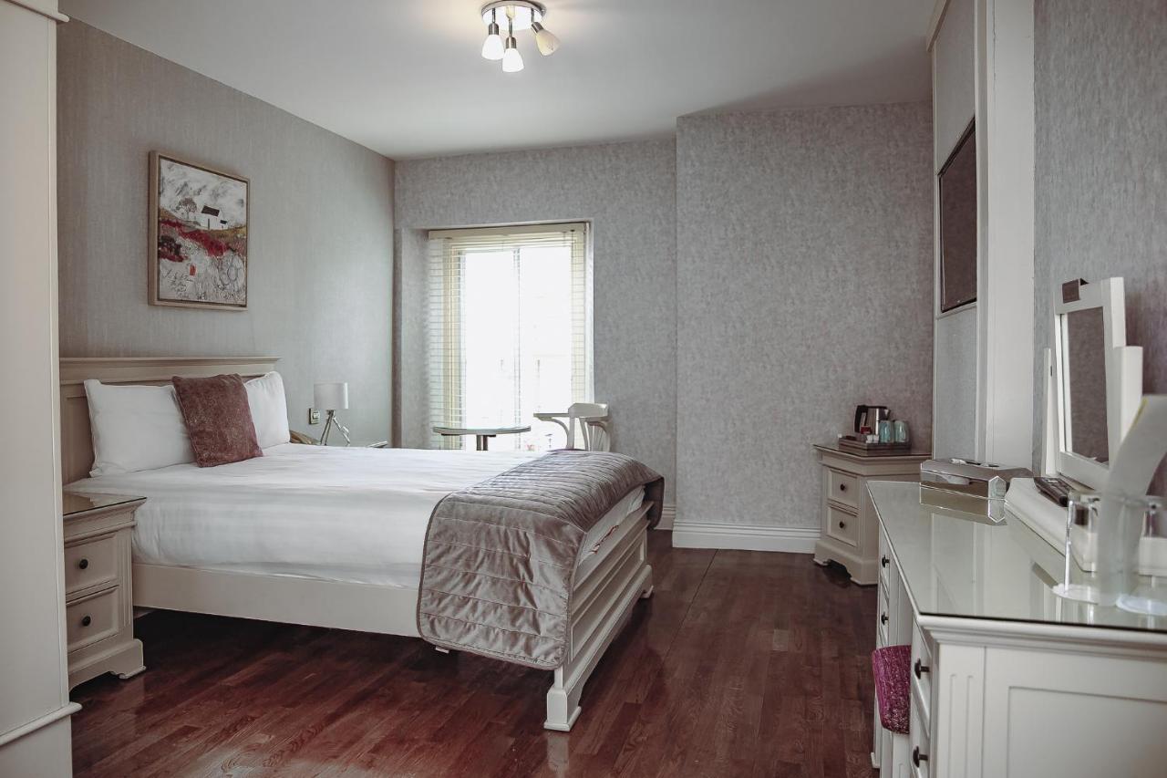 בלארני Muskerry Arms Bar And B&B מראה חיצוני תמונה