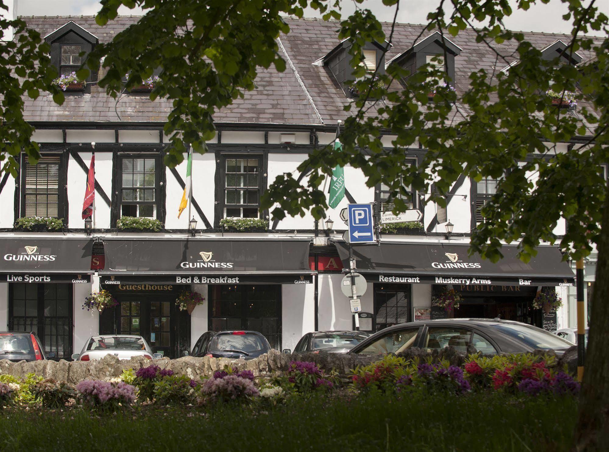 בלארני Muskerry Arms Bar And B&B מראה חיצוני תמונה