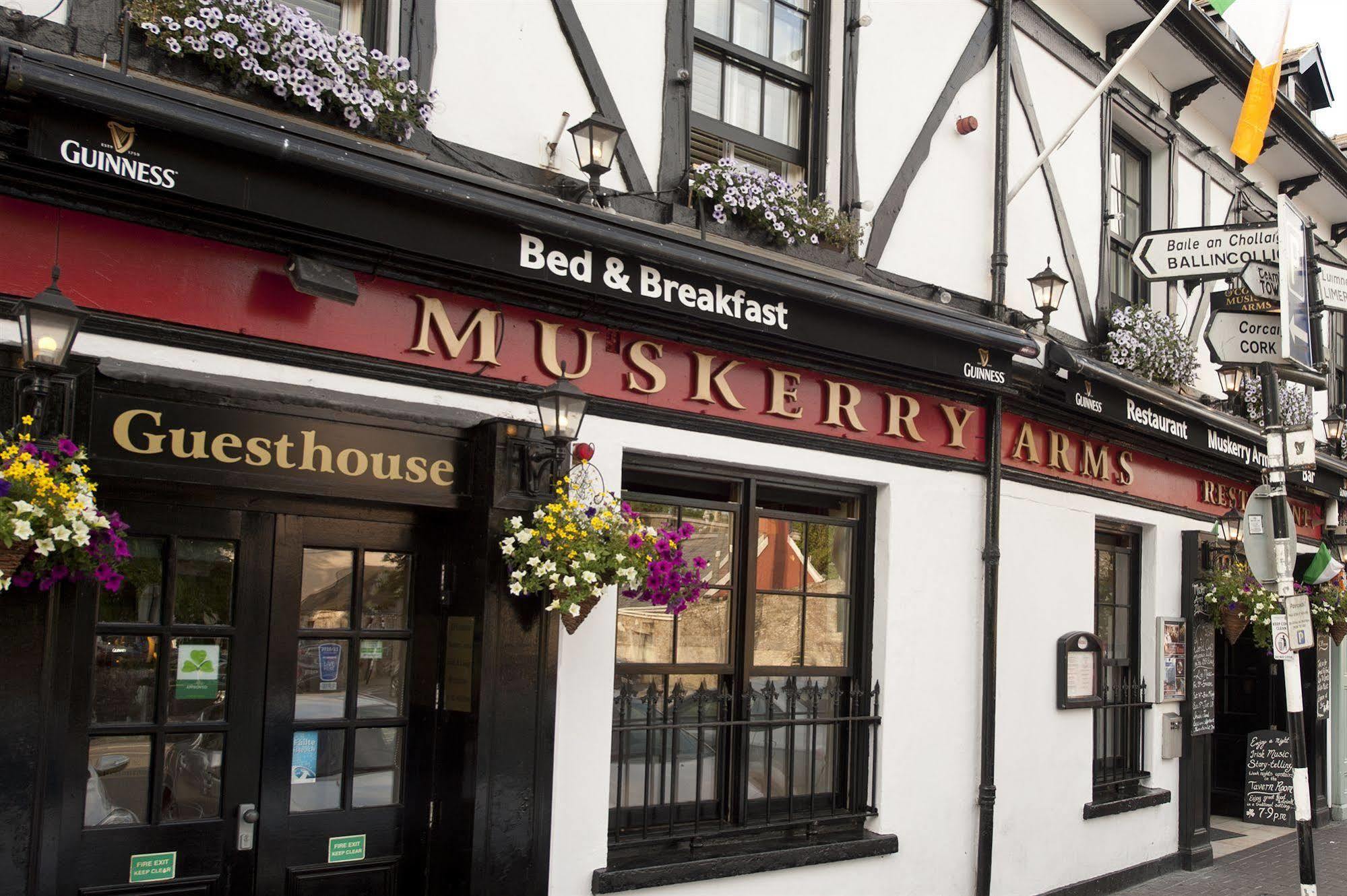 בלארני Muskerry Arms Bar And B&B מראה חיצוני תמונה