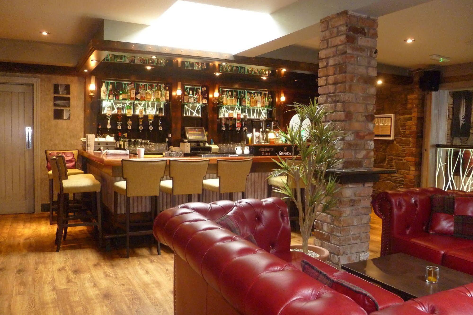 בלארני Muskerry Arms Bar And B&B מראה חיצוני תמונה